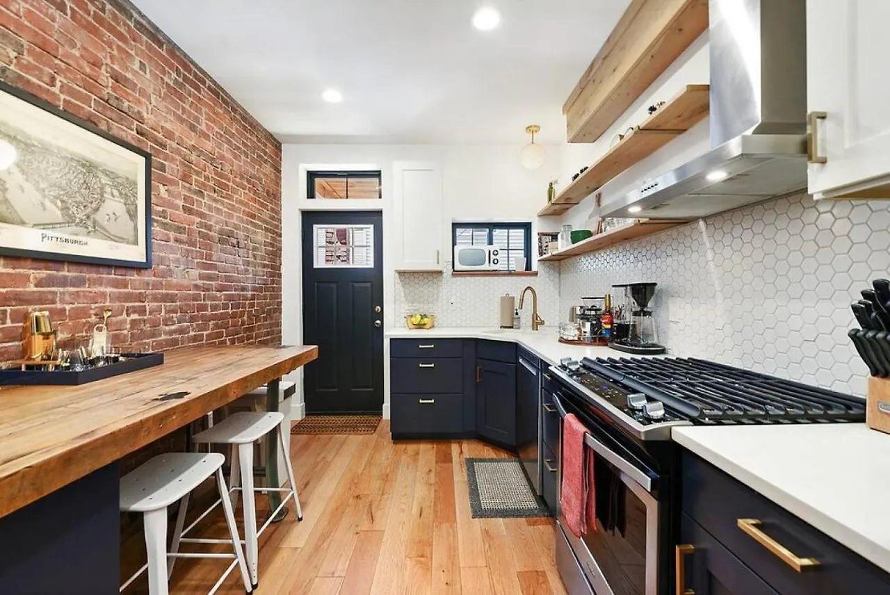 Hostwise Stays - The Lodi - Lower Lawrenceville, Beautiful! Pittsburgh